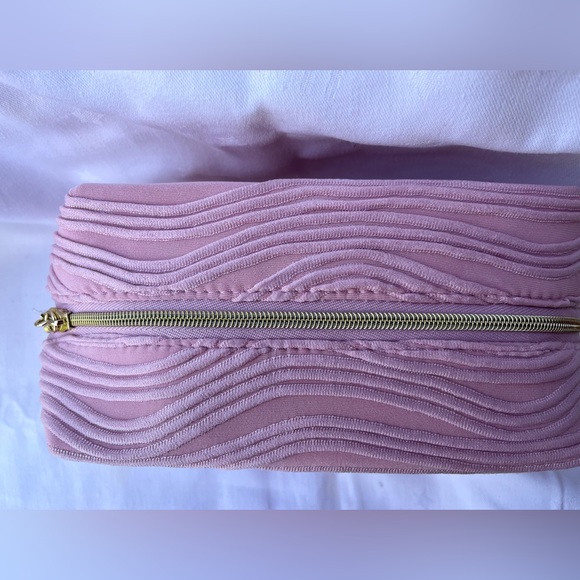 NWOT LancĂ´me Pink Cosmetic Pouch - Picture 4 of 10